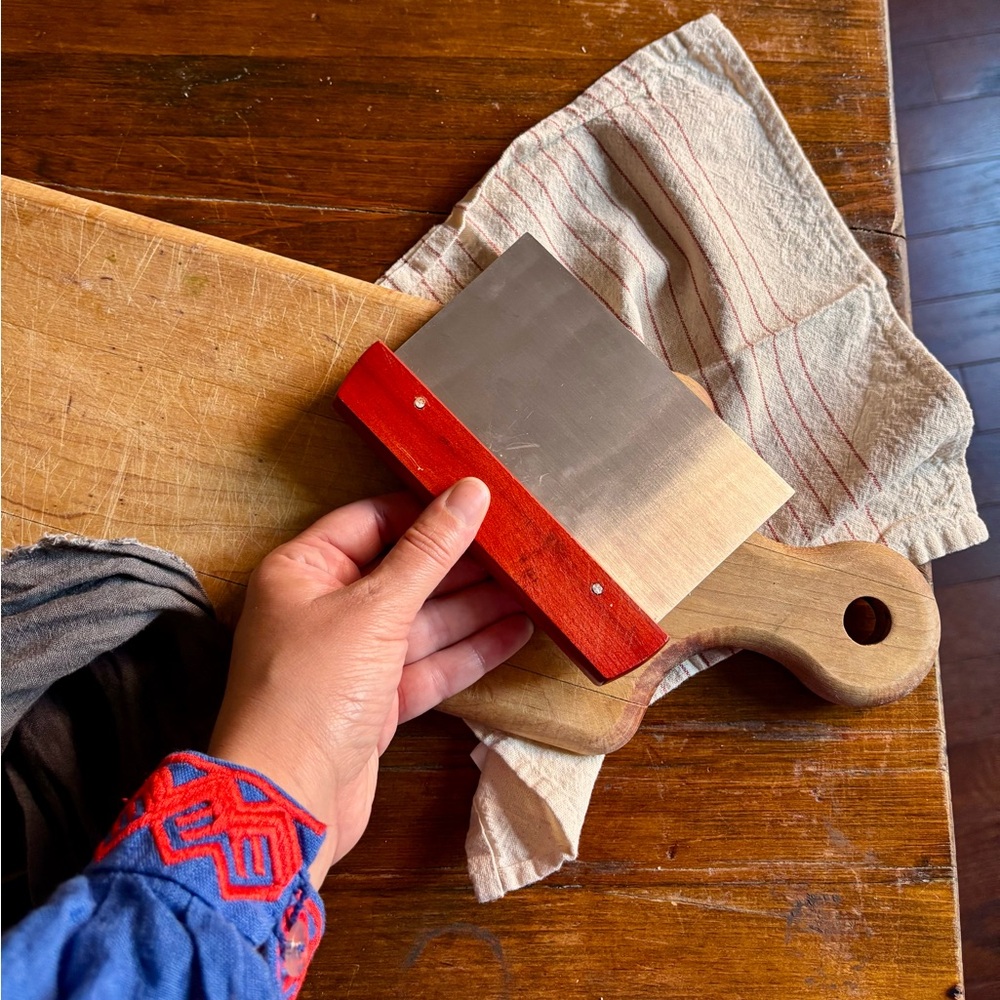 Stainless steel dough cutter / bench scrapper with wooden handle NWT